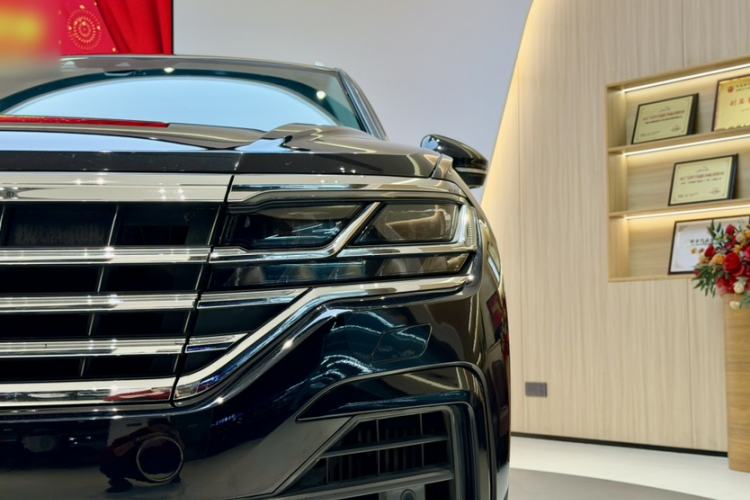 Used Volkswagen Touareg 2020 3.0 TSI Luxury Edition China VI Left Front Headlight