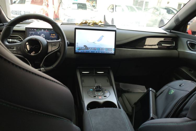 Used BYD Seal 06 New Energy 2025 DM-i Smart Drive 80KM Luxury Model
