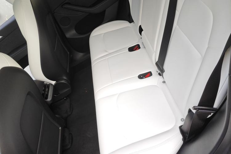 Used Tesla Model Y 2022 Long-Range All-Wheel-Drive Version