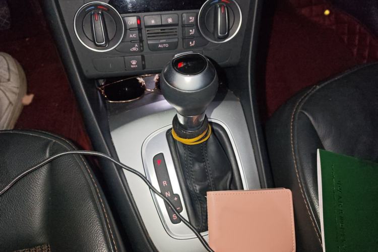 Used Audi Q3 2017 35 TFSI Fashion Model Gear Lever