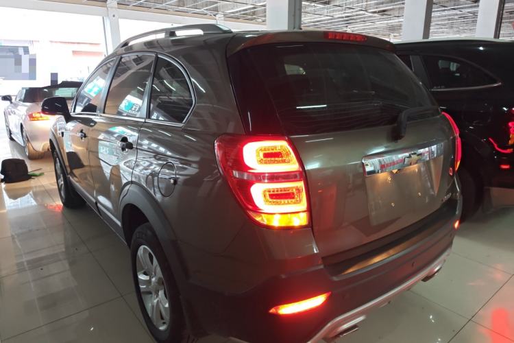 Used Chevrolet Captiva 2015 2.4L Two-Wheel Drive Urban Version 5 Seats Rear Left 45 Deg