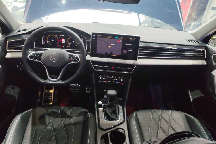 Used Volkswagen Tiguan L 2023 330TSI Automatic Two-Wheel Drive R-Line Enjoyment Edition Center Console