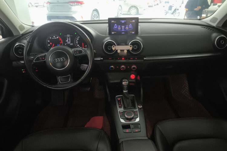 Used Audi A3 2014 Sportback 35 TFSI Automatic Style Edition Center Console