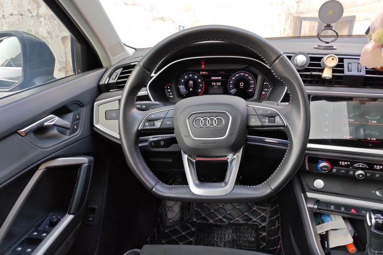 Used Audi Q3 2019 35 TFSI Fashion Dynamic Model
