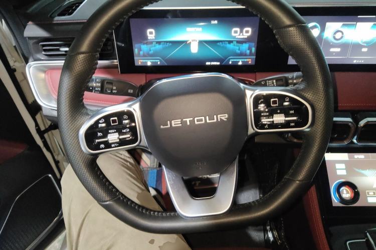 Used JETOUR X70 PLUS 2023 1.6T DCT Stronger PLUS 5-seater