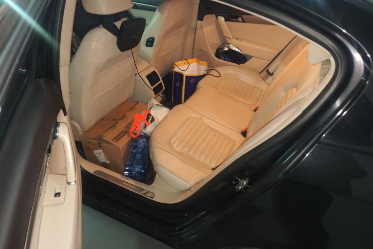 Used Volkswagen Magotan 2013 1.8TSI Luxury Model Left Rear Seat