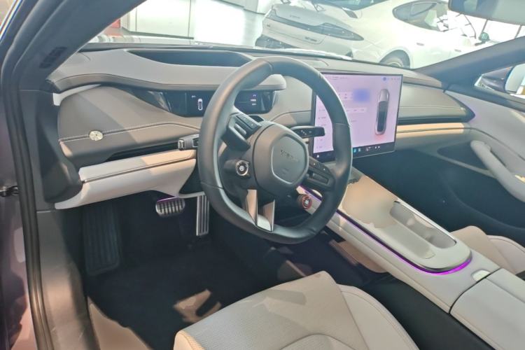 Used Xiaomi Auto SU7 2024 Four-Wheel Drive Ultra-Long Range Advanced Intelligent Driving Max Edition Center Console