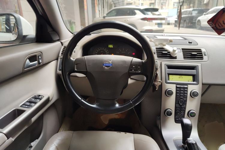 Used Volvo S40 2011 2.0L Automatic ZhiShang Edition
