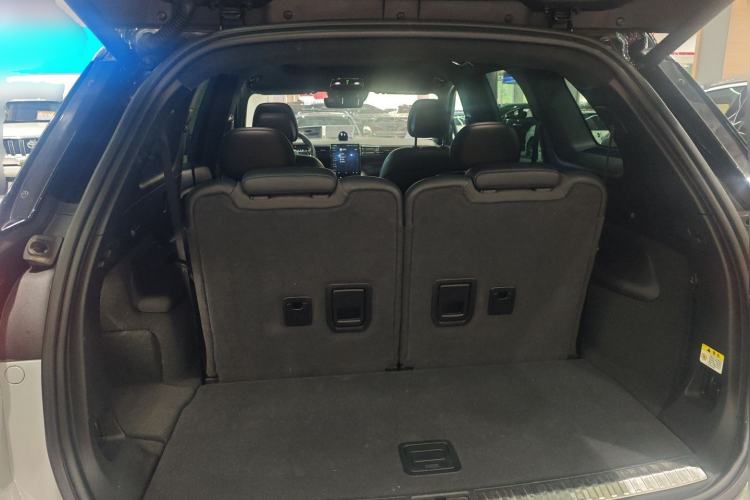 Used Nio ES8 2020 415 km Signature Edition 6-Seater Version Trunk