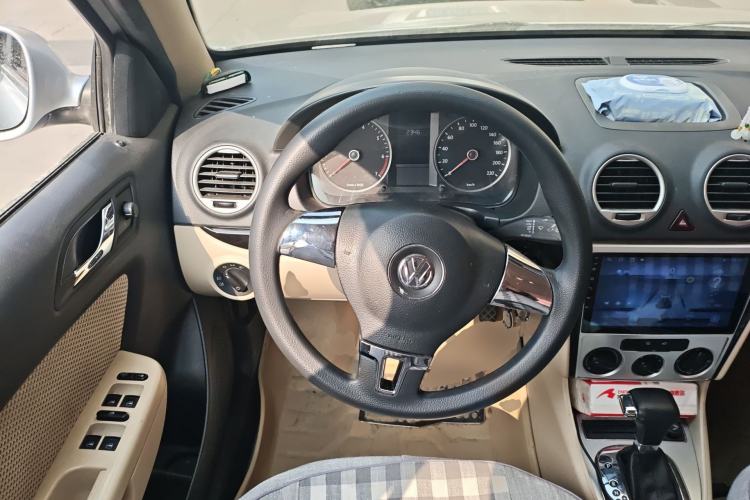 Used Volkswagen Lavida 2011 1.6L Automatic PinYou Edition Steering Wheel