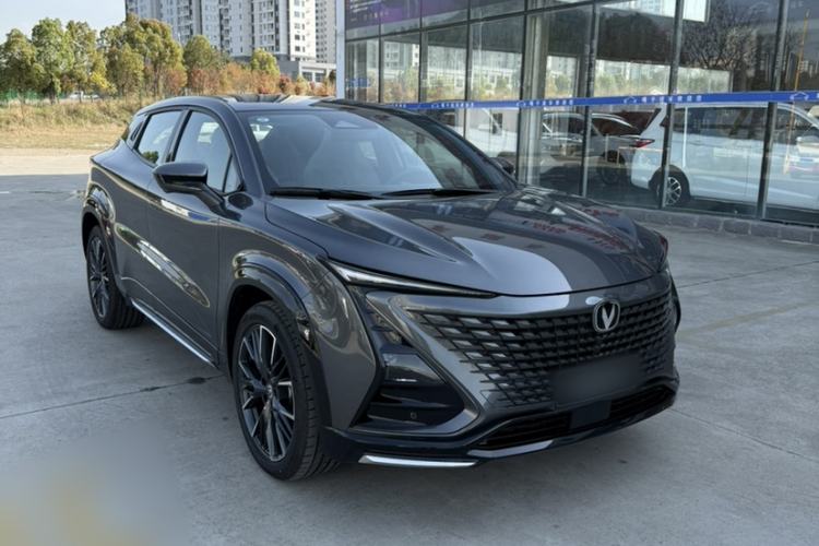 Used CHANGAN UNI-T 2023 Second-Generation 1.5T Prestige Model Exterior 4