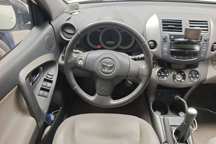 Used Toyota RAV4 2009 2.4L Manual Luxury Edition