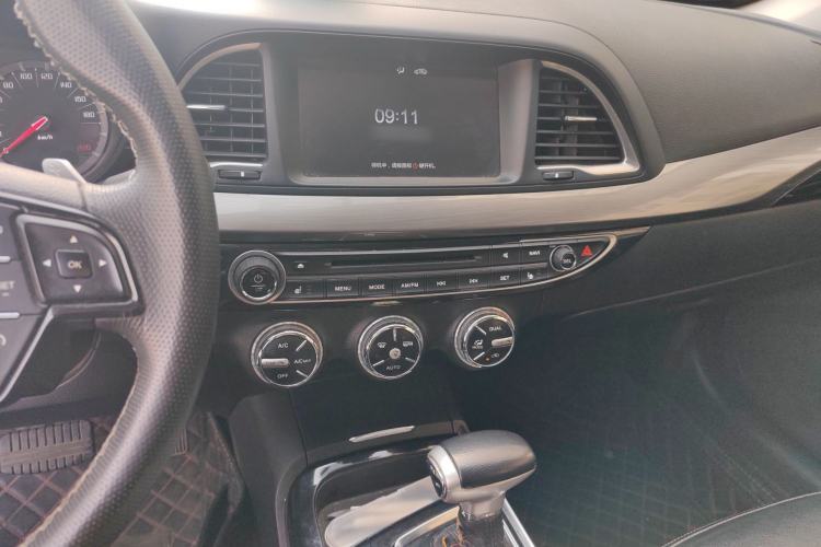 Used GAC Trumpchi GA6 2016 235T DCT Luxury Edition Audio And AC Panel