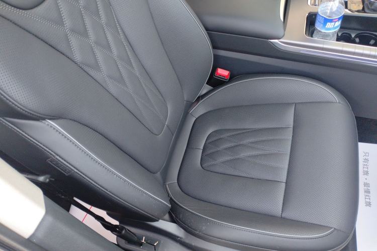 Used Hongqi HS7 PHEV 2024 2.0T PHEV Four-Wheel Drive Flagship Edition 6 Seats Right Front Seat