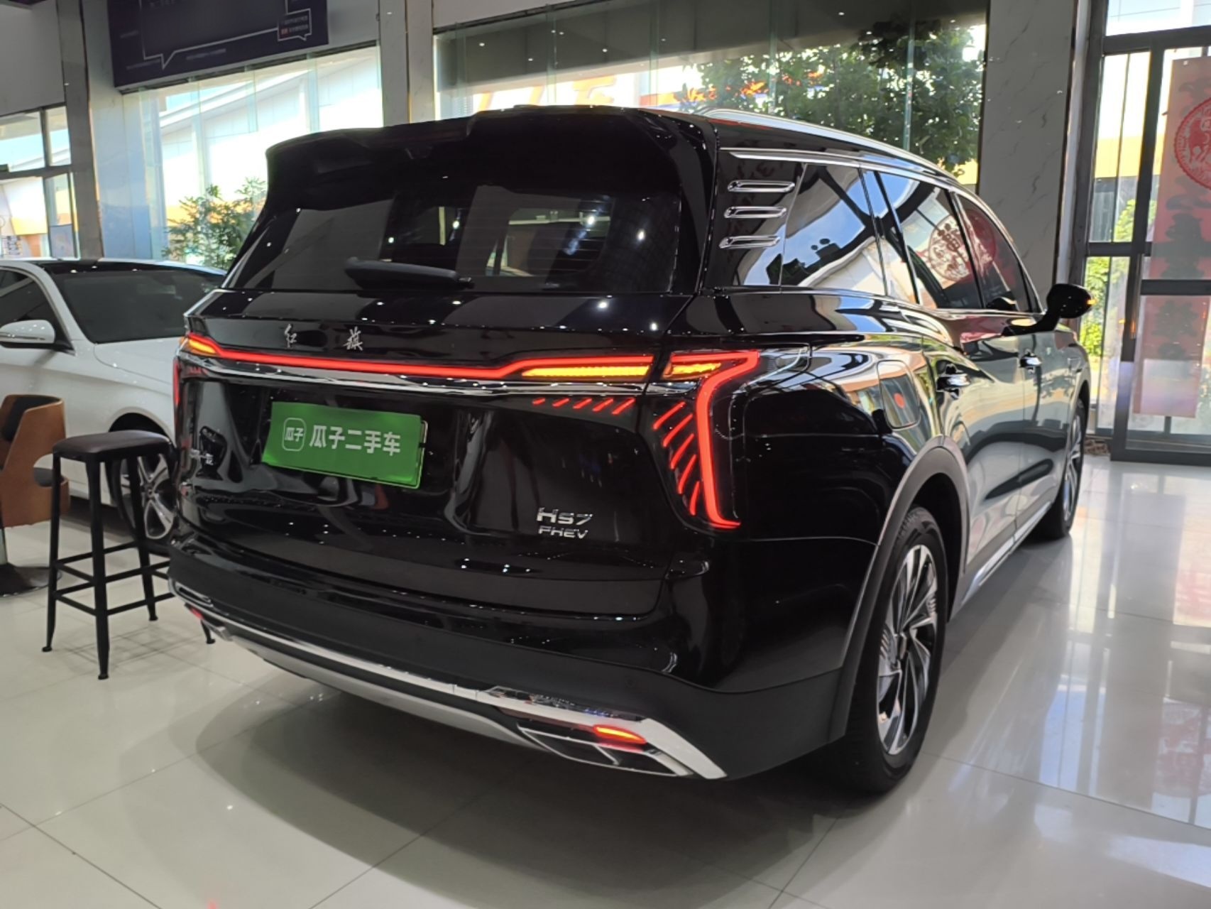 Hongqi HS7 PHEV 2024 2.0T PHEV Two-Wheel Drive Flagship Edition 6 Seats — снимка 6