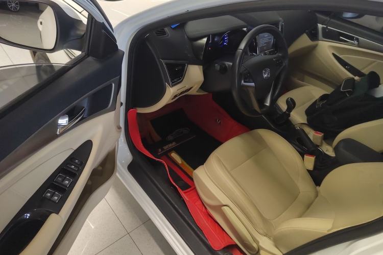 Used CHANGAN Eado 2016 1.6L Manual Fashion Edition Driver Seat