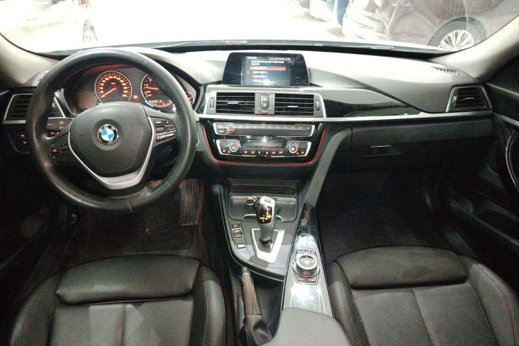 Used BMW 3 Series GT 2019 320i Sport Edition Center Console