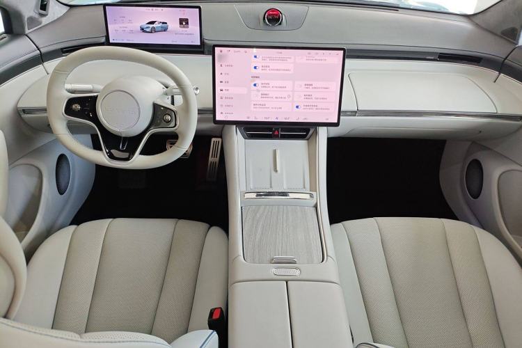 Used Hima Luxeed S7 2025 705 km Max