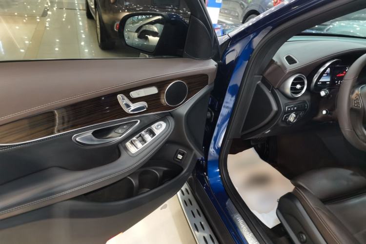 Used Mercedes-Benz GLC 2017 GLC 260 4MATIC Luxury Model