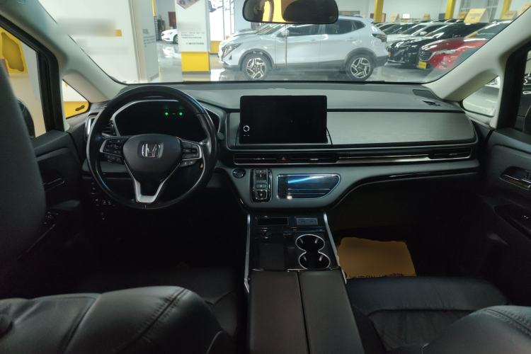 Used Honda Elysion 2022 2.0L eHEV Luxury First Edition Center Console