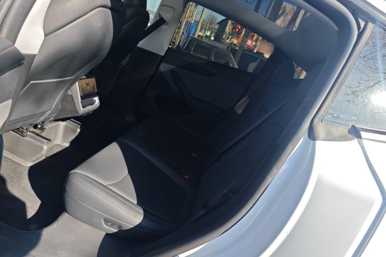 Used Tesla Model Y 2025 Rear-Wheel-Drive Version