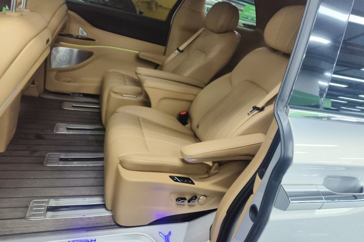 Used VOYAH Dream 2024 PHEV Extended-Range Premium Edition
