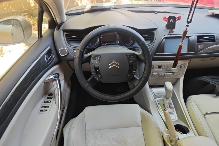 Used Citroen C5 2012 2.0L Automatic Luxury Edition Steering Wheel