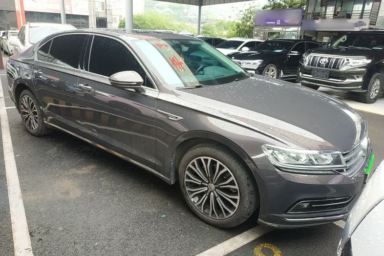 Used Volkswagen Phideon 2018 Revised Version 380TSI Two-Wheel Drive Business Edition Front Right 45 Deg