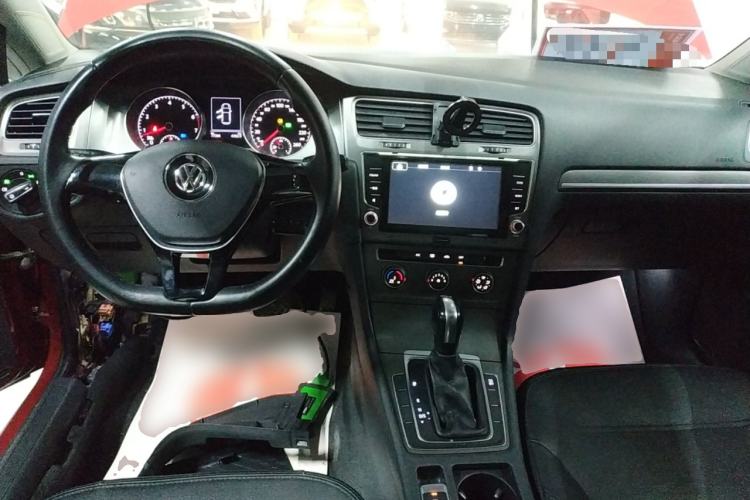 Used Volkswagen Golf 2015 1.4TSI Automatic Comfort Model Center Console