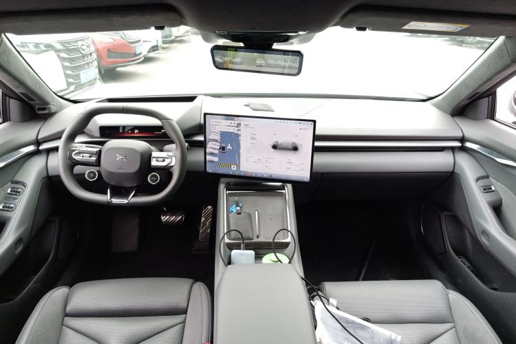 Used XPeng P7 2025 Model—750 All-Wheel-Drive High-Performance Ultra
