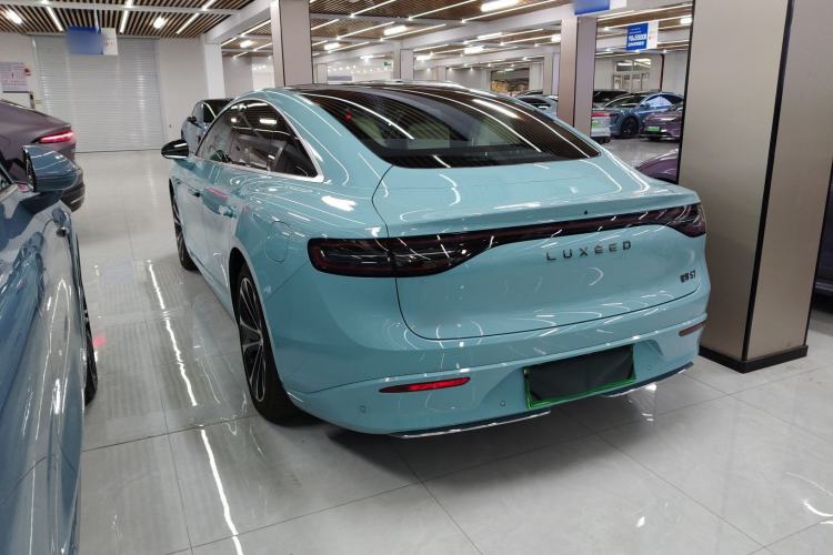 Used Hima Luxeed S7 2025 785 km Ultra