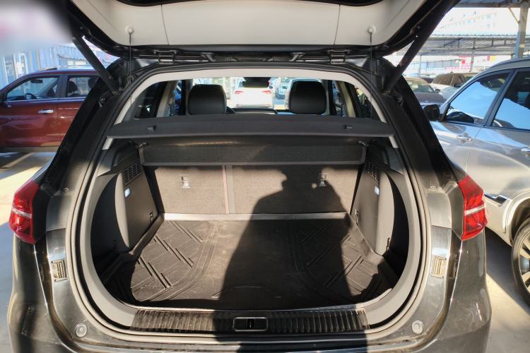 Used Hongqi HS5 2019 2.0T Smart Connect Flagship All-Wheel-Drive Version Trunk