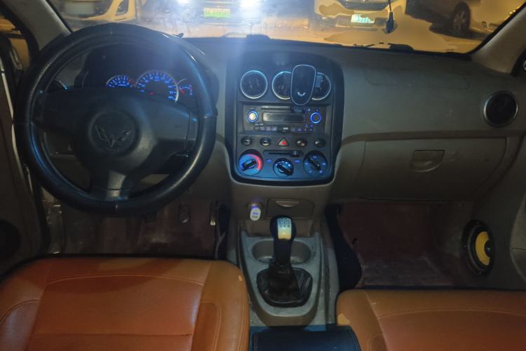 Used Wuling Hongguang 2014 1.2L Standard Model China IV
