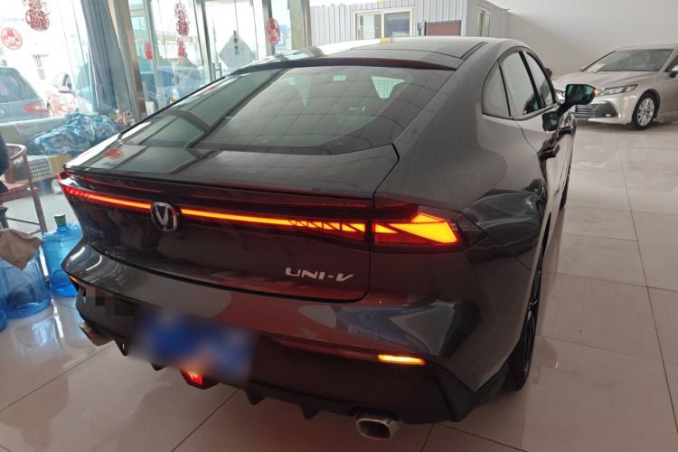 Used Changan UNI-V 2023 1.5T Prestige Model
