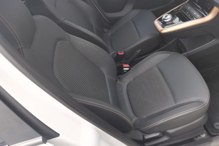 Used Dongfeng NAMMI BOX 2022 Light Wind Edition 201KM Lightning Model Right Front Seat