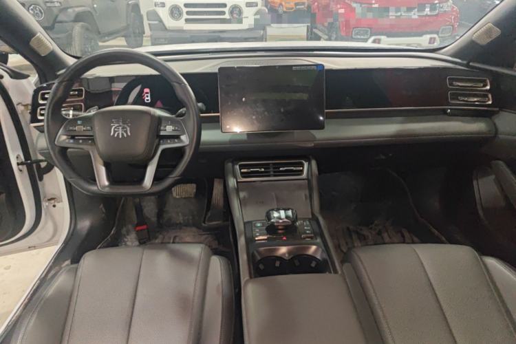 Used BYD Qin L 2025 DM-i Smart Drive 120KM Superior Model
