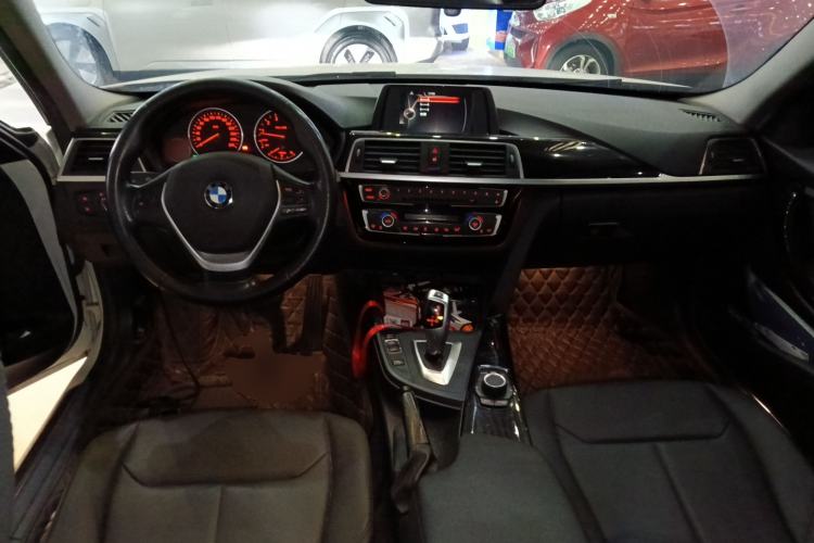 Used BMW 3 Series 2017 320Li Fashion Model Center Console
