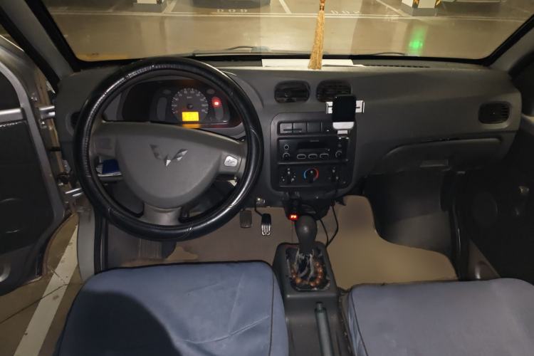 Used Wuling Zhiguang 2010 1.0L New Version Practical Short-Body L2Y