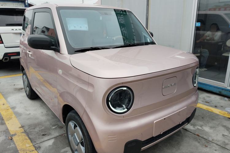 Used Geely Galaxy Panda 2024 Panda Mini 200km Endurance Bear Front Right 45 Deg