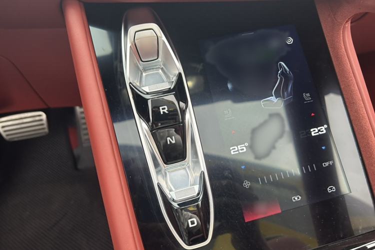 Used MG Cyberster 2024 520 km Legendary All-Wheel-Drive Version
