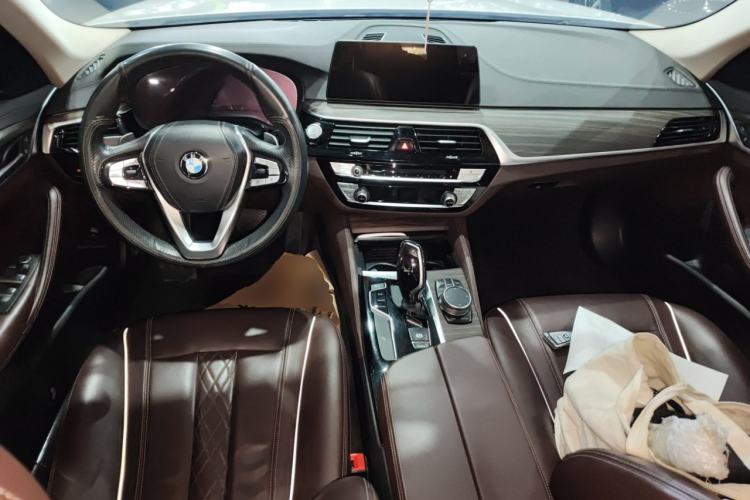 Used BMW 5 Series 2019 Updated 530Li xDrive Luxury Package Center Console