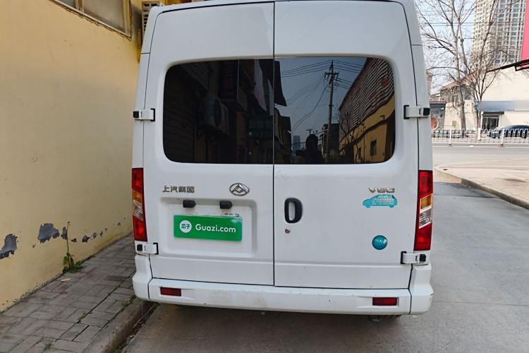 Used SAIC MAXUS Xintu V80 2023 2.0T Manual Classic Aoyuntong Short Wheelbase Mid-Roof 5/6-Seater