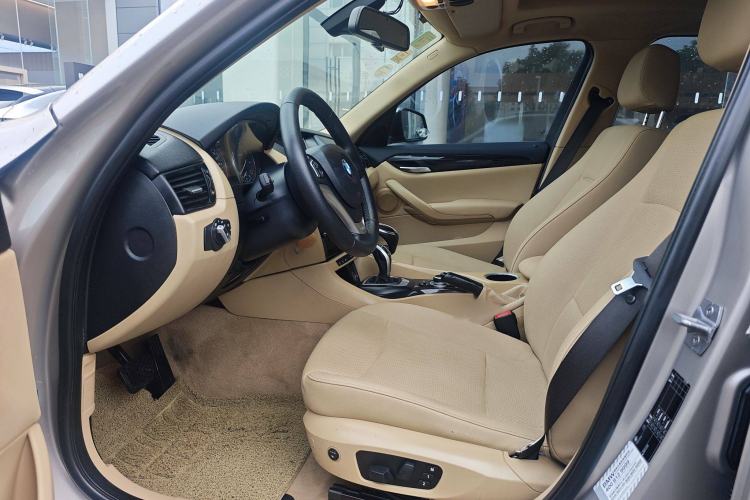 Used BMW X1 2015 sDrive18i Leading Edition
