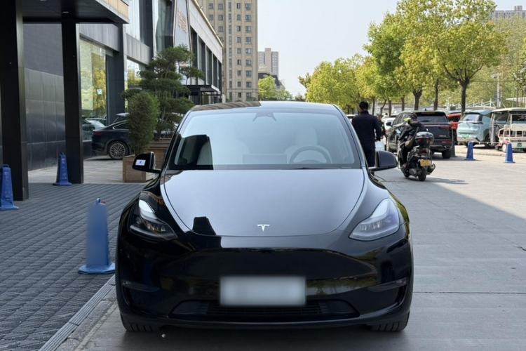 Used Tesla Model Y 2021 Long-Range All-Wheel-Drive Version
