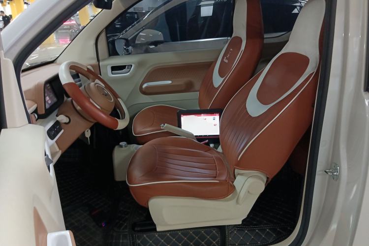 Used Wuling Hongguang MINIEV 2024 3rd Generation 215km Advanced Version Left Front Seat