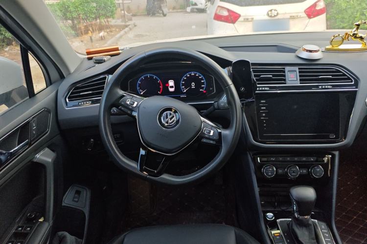 Used Volkswagen Tiguan L 2020 330TSI Automatic Two-Wheel Drive Smart Luxury Edition China VI Standard
