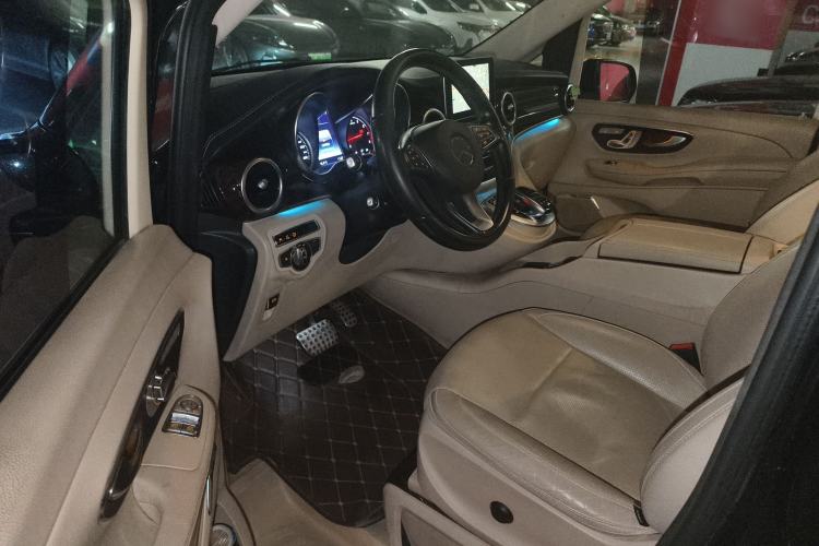 Used Mercedes-Benz V-Class 2016 V 260 L Prestige Extended Edition Left Front Seat