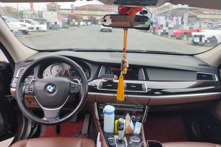 Used BMW 5 Series GT 2015 535i Leading Model Center Console