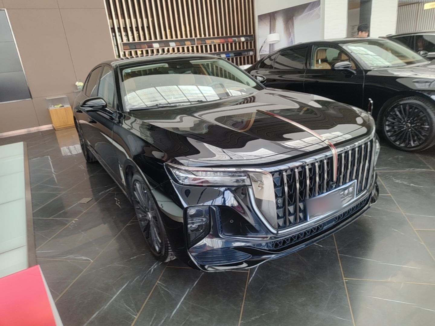 Hongqi H9 2025 2.0T Two-Wheel Drive Flagship Private Enjoyment Fashion Edition 5 Seats — снимка 3