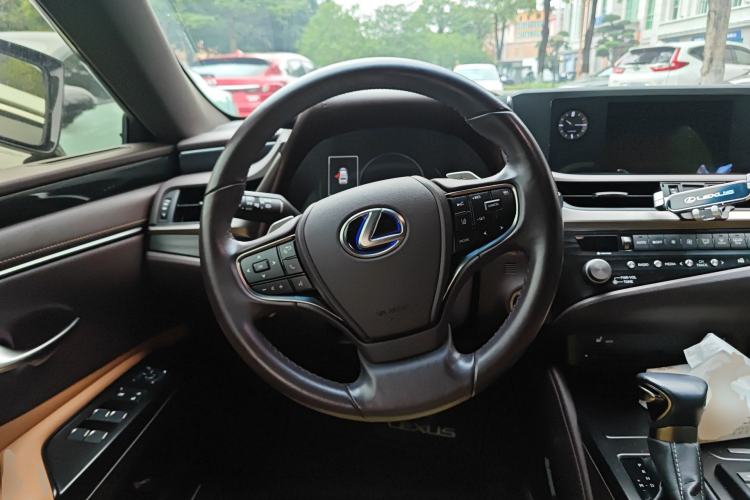 Used Lexus ES 2020 200 Excellence Edition
